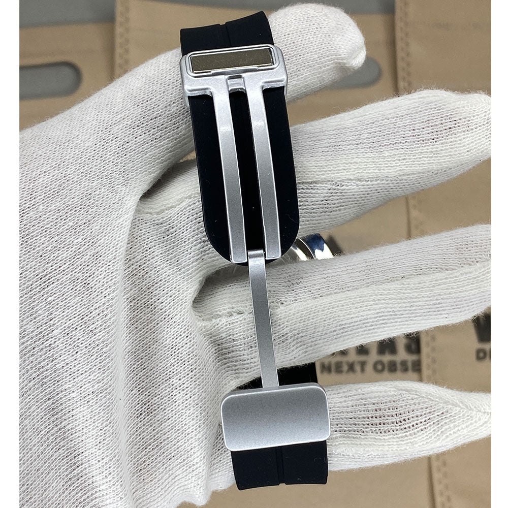 Universe Point Men's Watch with Magnetic Lock and Silicone Rubber Strap